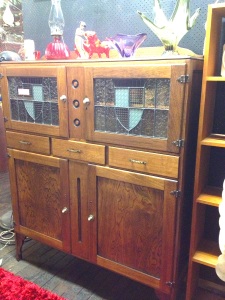 I absolutely LOVE this dresser with its gorgeous leadlight panels.